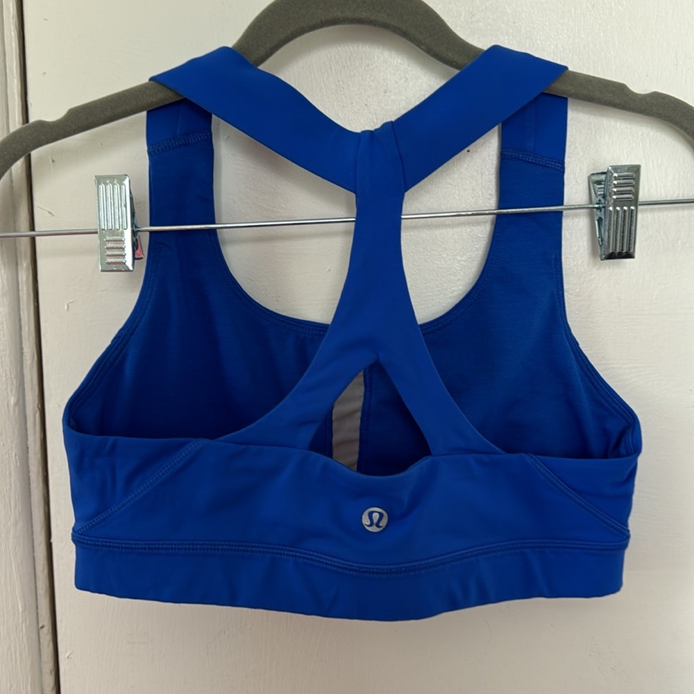 Lululemon sports bra